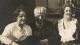 Bebbe 1921 med Karen og Edele.jpg